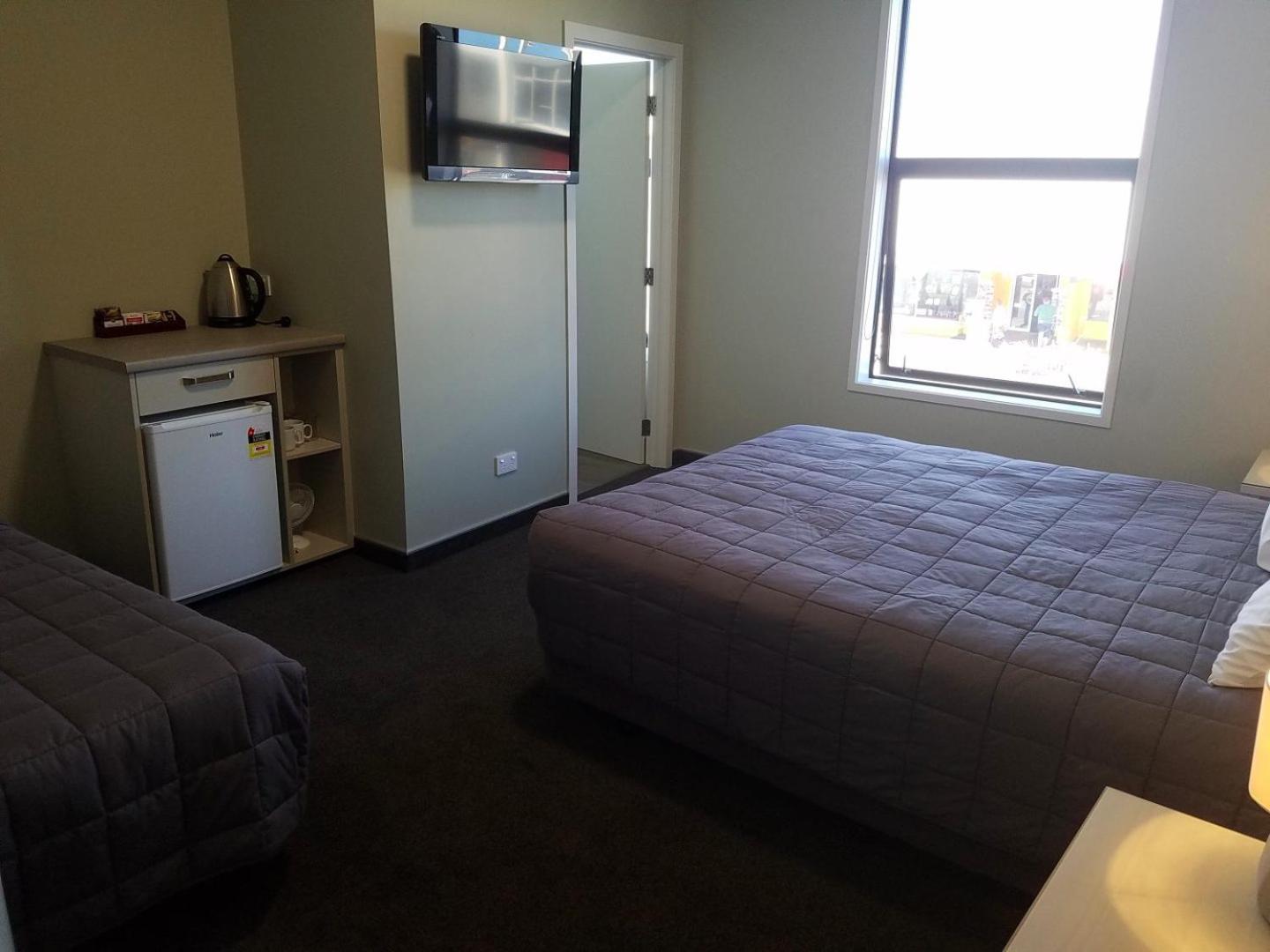 Stumpers Hotel Hokitika Room photo