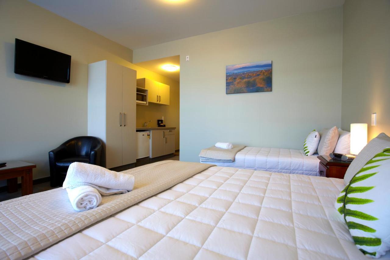 Stumpers Hotel Hokitika Room photo