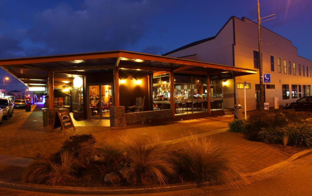 Stumpers Hotel Hokitika Room photo