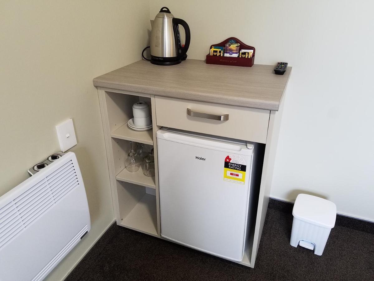 Stumpers Hotel Hokitika Room photo